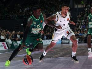 Нан и Холмс победили борбени Асвел