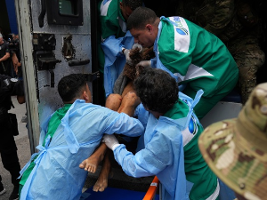 У полицијској акцији у Рио де Жанеиру погинуле 64 особе (Tanjug / Silvia Izquierdo (STF)) У полицијској акцији у Рио де Жанеиру погинуле 64 особе