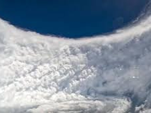 Ловци на олује улетели у око урагана Мелиса – невероватна моћ природе Ловци на олује улетели у око урагана Мелиса – невероватна моћ природе