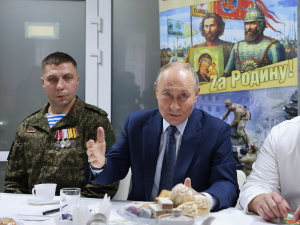 Путин: Украјинска војска опкољена у Купјанску и Красноармејску; Одбрамбене снаге: 11.000 Руса око Покровска (EPA/SPUTNIK/KREMLIN / POOL / Kristina Kormilitsyna) Путин: Украјинска војска опкољена у Купјанску и Красноармејску; Одбрамбене снаге: 11.000 Руса око Покровска