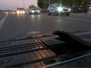 Гужва на Остружничком мосту, због пуцања металних спојница оштећено 11 аутомобила