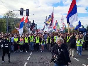 Студенти из Београда пешаче до Новог Сада, бициклисти из Ниша и студенти из Западне Србије настављају пут