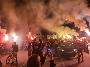 Студенти из Београда пешаче до Новог Сада, бициклисти из Ниша и студенти из Западне Србије настављају пут (Fonet / Milena Čonjagić) Студенти из Београда пешаче до Новог Сада, бициклисти из Ниша и студенти из Западне Србије настављају пут