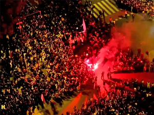 Студенти после вишедневног пешачења стигли у Нови Сад – дочек дуж градских булевара Студенти после вишедневног пешачења стигли у Нови Сад – дочек дуж градских булевара