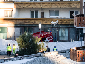 Најмање 40 мртвих и 100 повређених у пожару у швајцарском скијалишту Кран-Монтана