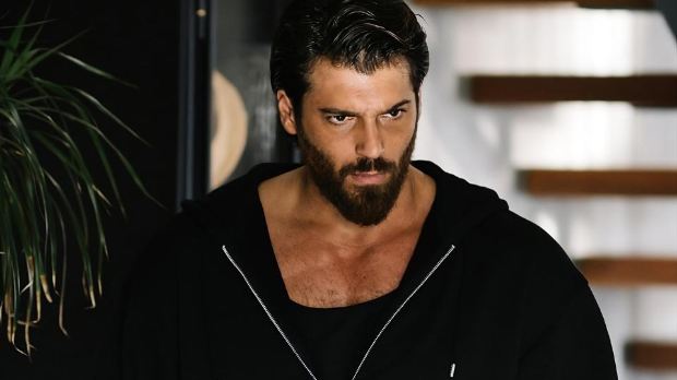 Звезде турских серија Џан Јаман и Селен Горгузел ухапшене у полицијским рацијама