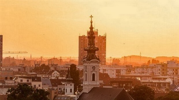 На три воде: Јутарњи програм из три студија