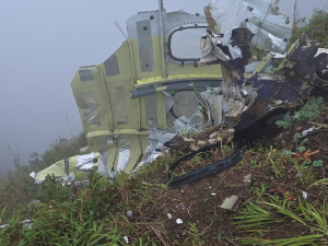 Пронађена олупина авиона који је нестао у Индонезији, трага се за 11 особа