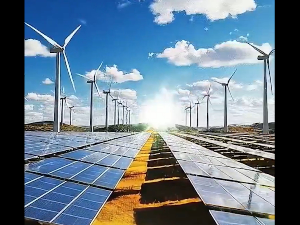 Индија убрзава енергетску трку: Завршни радови у највећем постројењу на свету за производњу струје „на сунце и ветар"