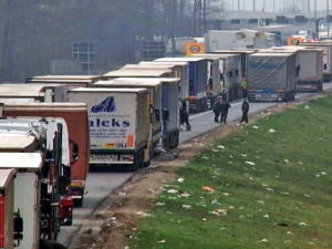 Камионџије Србије и региона од подне блокирају граничне прелазе за теретна возила