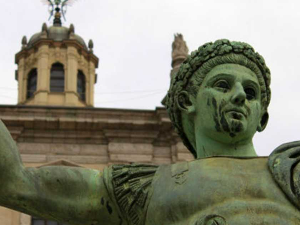 "313": Два цара, два Бога, 1. еп.