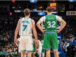 Рекорд Купера Флега засенио други тинејеџер - осам тројки Кона Кнупела и победа Шарлота 