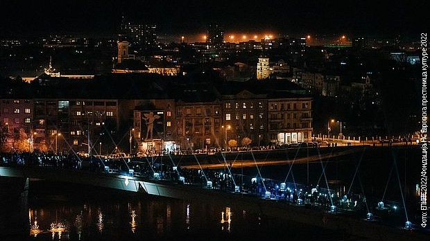 На три воде: Јутарњи програм из три студија