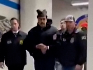 Николас Мадуро у притворском центру у Бруклину; Врховни суд Венецуеле наложио да Делси Родригес преузме дужност председника