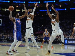 Ембид помогао трећепозивцима Денвера да се "провуку" у Филаделфији