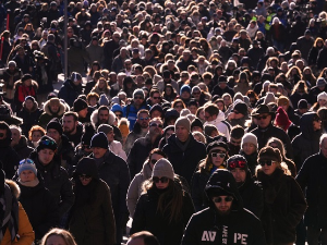 Швајцарска се опрашта од жртава пожара у Кран-Монтани, власници бара "смрти" први пут пред судом