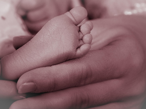 Рекли би да јој је било суђено да се роди: Побркали ембрионе у клиници за оплодњу, беба је рођена, тужба написана