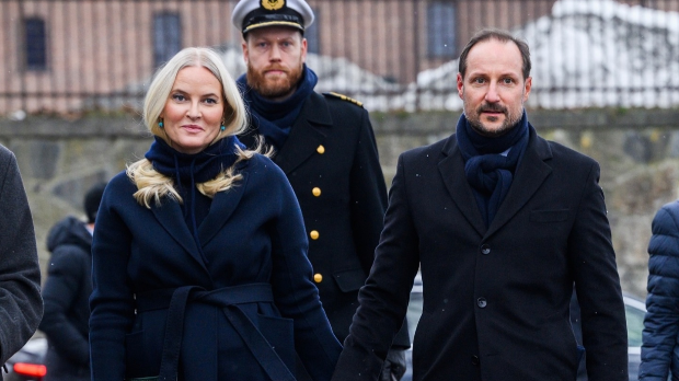 Норвешка краљевска породица у новим проблемима – како је Епстин „голицао мозак