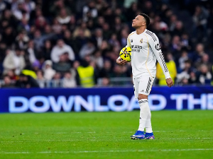 Мбапе са пенала у деветом минуту надокнаде донео Реалу победу против Ваљекана