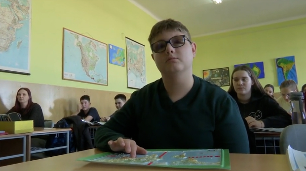 Прича слабовидог дечака Давида из Руме – знањем и музиком против мрака