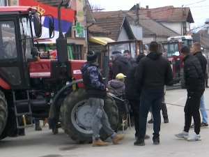 Настављене блокаде пољопривредника у Богатићу, Мрчајевцима и Крагујевцу