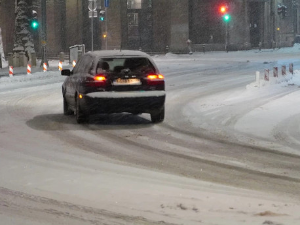 Упозорење РХМЗ-а: Снег ће повремено бити јаког интензитета што може отежати саобраћај