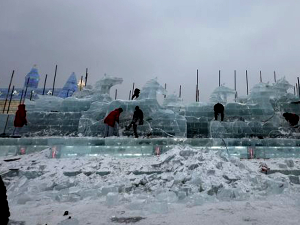 Уметност која не прашта грешке, Марија Марковић ваја чуда од леда у Кини