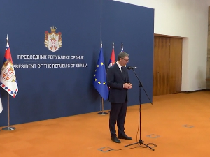 Вучић: Просечна плата у децембру 1.057 евра