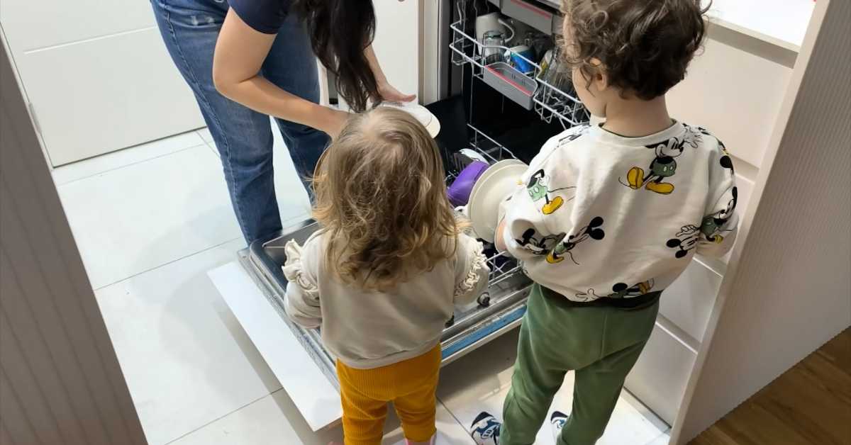 Невидљив женски рад - како да не буде само "породична обавеза", већ економски допринос