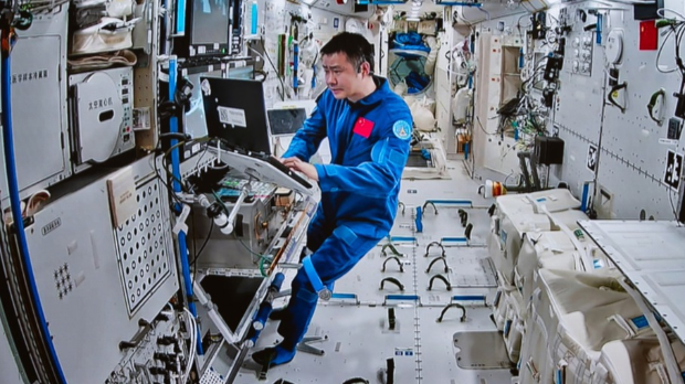 Кинески астронаути описали тренутак када су у свемиру открили пукотину на својој летелици