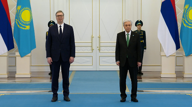 Свечани дочек за Вучића у председничкој палати у Астани, састанак са Токајевим