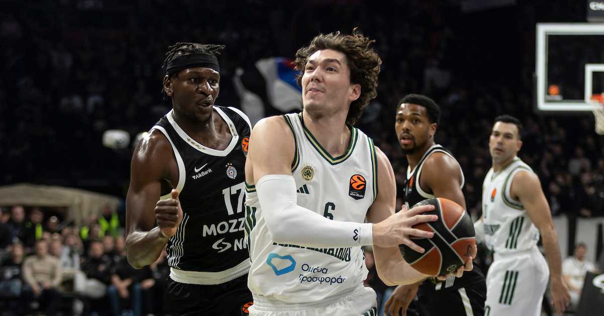 Црно-бели "лете" по терену, ПАО не може да одговори на енергију Партизана