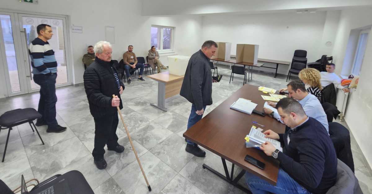 Синиша Каран или Бранко Блануша – данас одлука о председнику Републике Српске