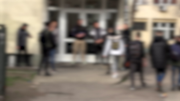 Када насиље постане садржај за мреже – снимак понижавања девојчице и туча ученика у Новом Саду