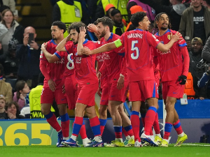 ПСЖ се прошетао "Стамфорд бриџом" и наставио пут ка одбрани титуле