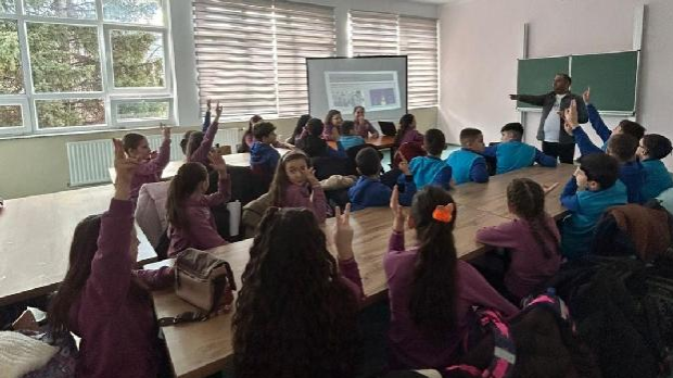 Romano Them: Иницијатива Рома за службену употребу језика