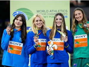 Ангелина Топић са сребром око врата део историјске слике