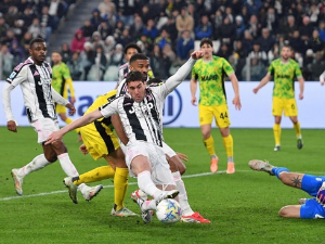 Влаховић "сервирао" победу Јувентусу, Локатели протраћио пенал
