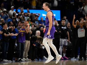 Лејкерси заборавили како се губи, Кенардова тројка за победу обележила Џејмсов јубилеј