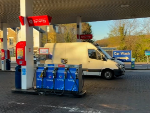 Британска влада за сада зауздава цене горива, највећи страх пораст јавног дуга 