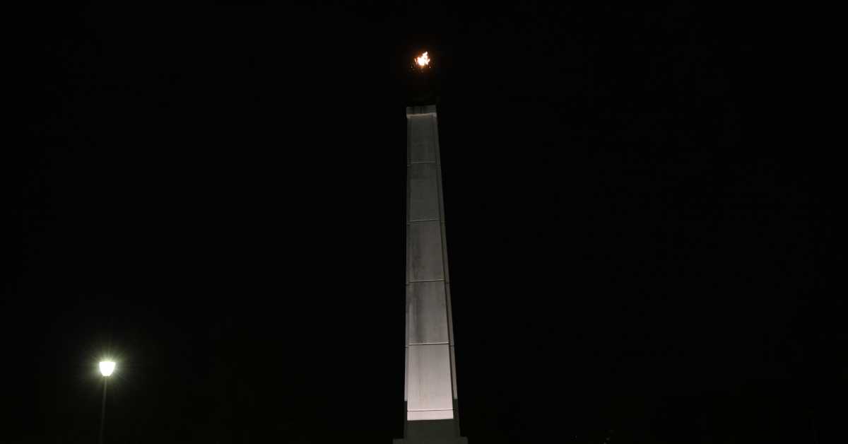 Упаљена "Вечна ватра" на Ушћу поводом обележавања годишњице НАТО бомбардовања