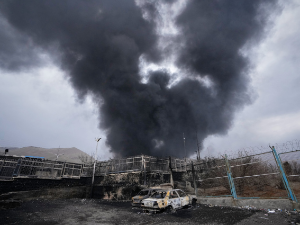 Трамп: Иран очајнички жели споразум; Вашингтон пост: Пентагон разматра да преусмери оружје намењено Украјини на Блиски исток