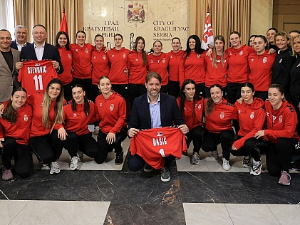 Рукометашице Србије пред дуел са Шведском посетиле градоначелника Крагујевца