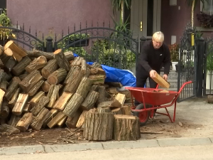 Врање: Докупљују се дрва због хладног времена