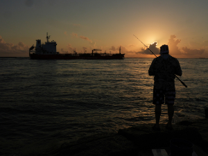 Трамп ублажава став – нема примедби на руске испоруке нафте Куби