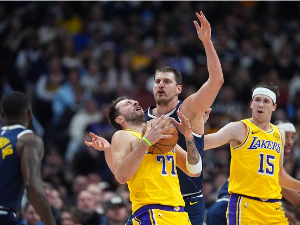 Јокићев трипл-дабл и најважнији поени у победи над Лејкерсима