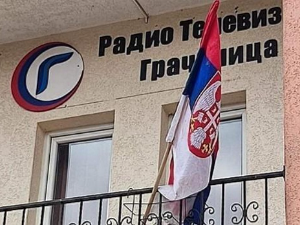 Јутарњи програм из три студија