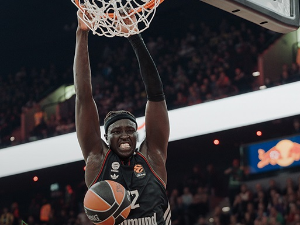 Фенеровој кризи нема краја, растерећени Бајерн изненадио првака Европе