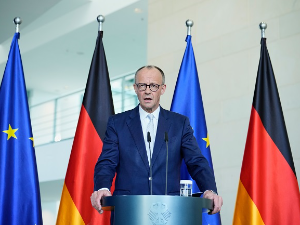 Мерц жели контакт са Ираном, критикује Израел и Трампову претњу Техерану назива "претераном"