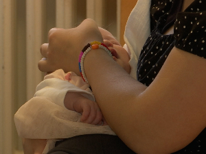 Остављени на почетку живота – ко брине о бебама без родитељског старања